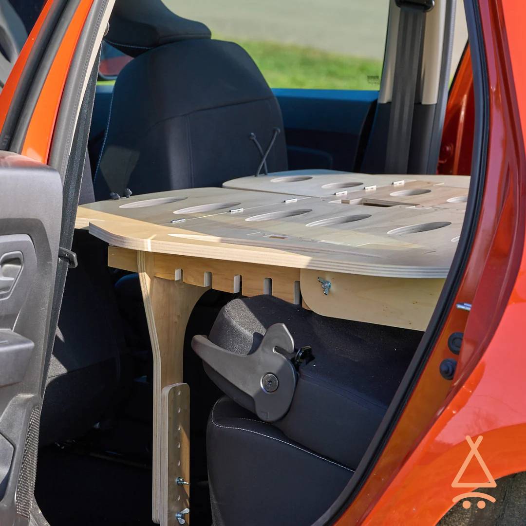 Kit aménagement voiture "Dacia Duster" sans matelas vue d'une portière