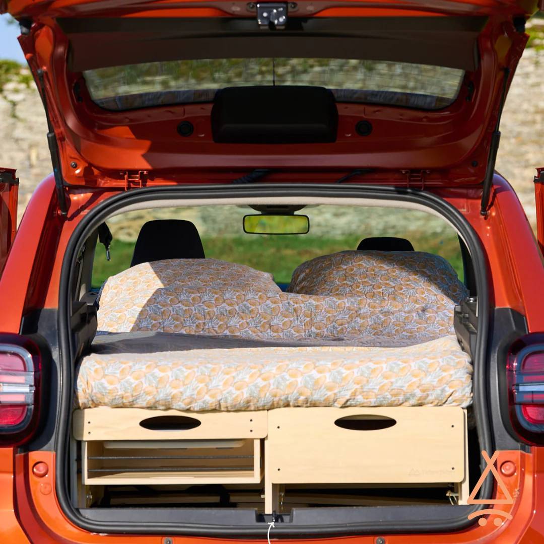 Kit aménagement voiture "Dacia Duster" lit déplié vue du coffre