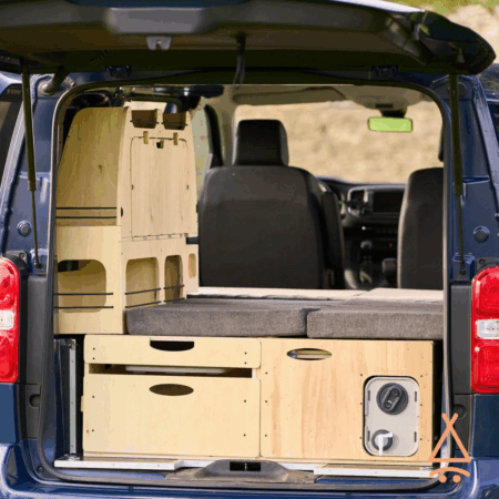 kit aménagement van plus en mode couchage vue du coffre