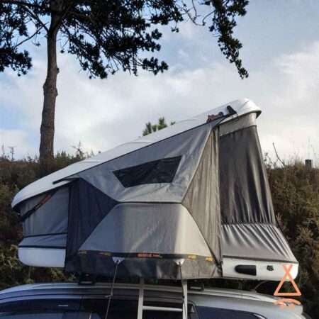 Tunnel de store entrée coté gauche pour tente