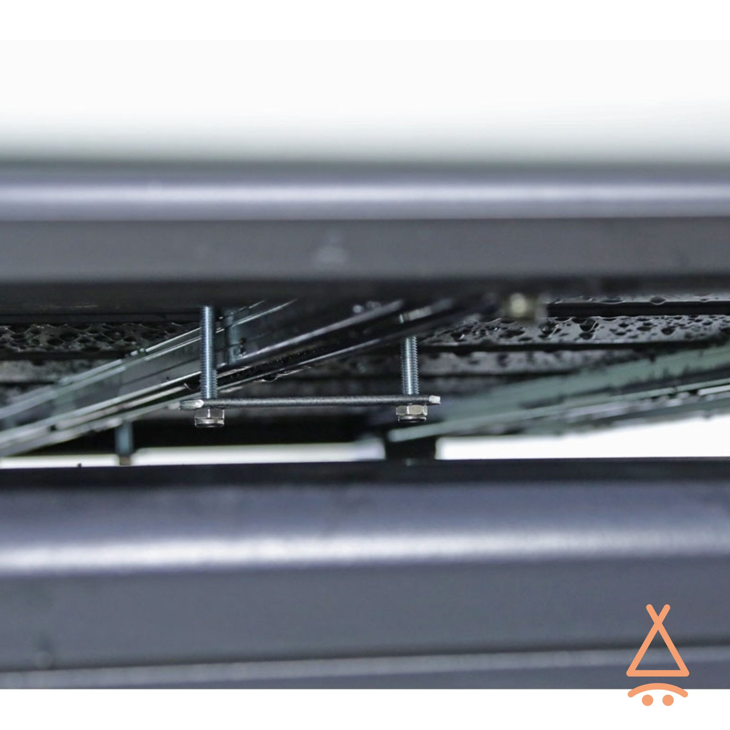 Patte de fixation en acier